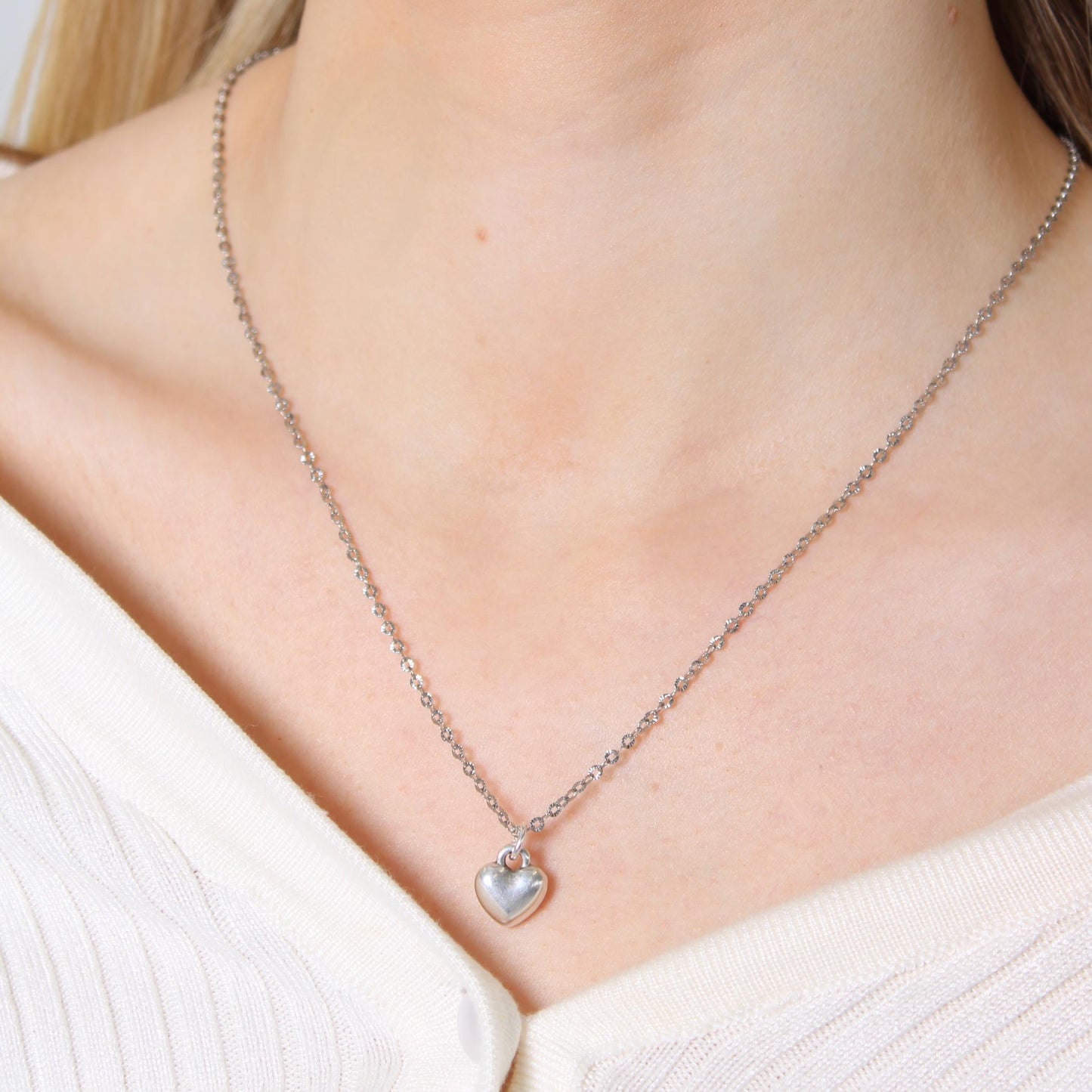 30N1607 - Puffed Heart Fine Necklace, Silver