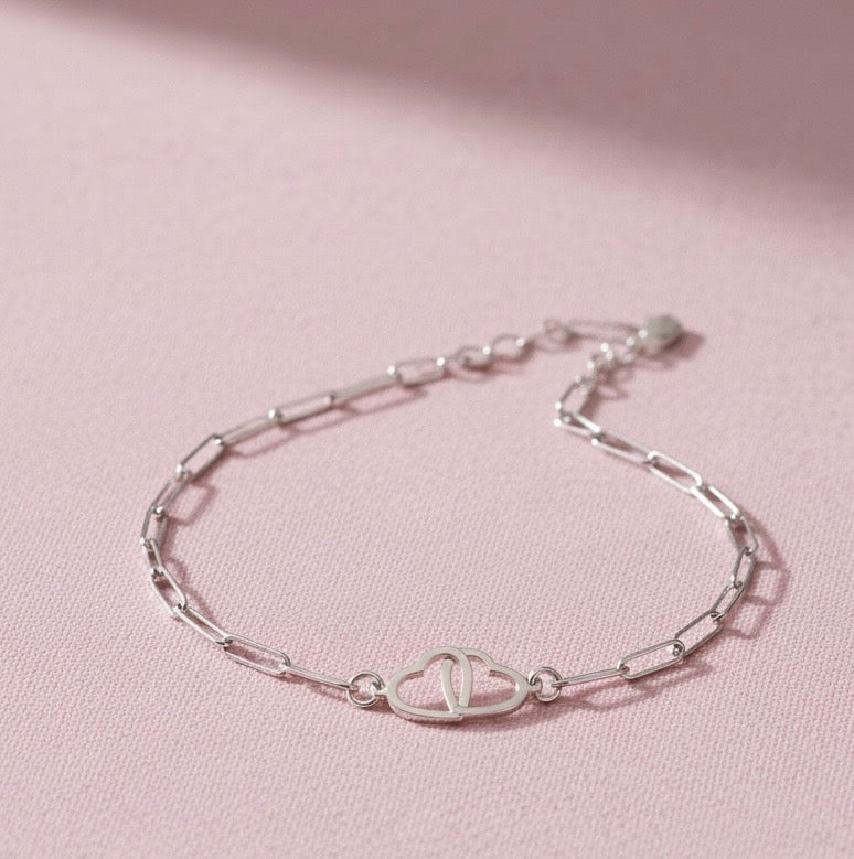 30N1830 - Interlinked Heart Paperclip Necklace, Silver