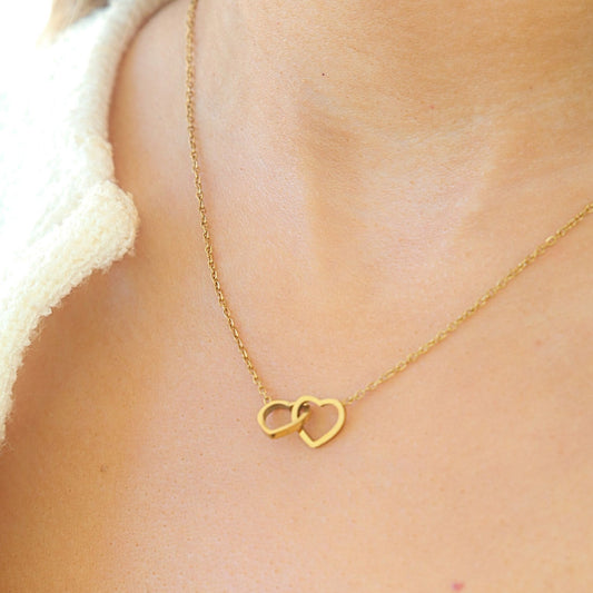 30N1018G - Interlinked Hearts Fine Necklace, Gold