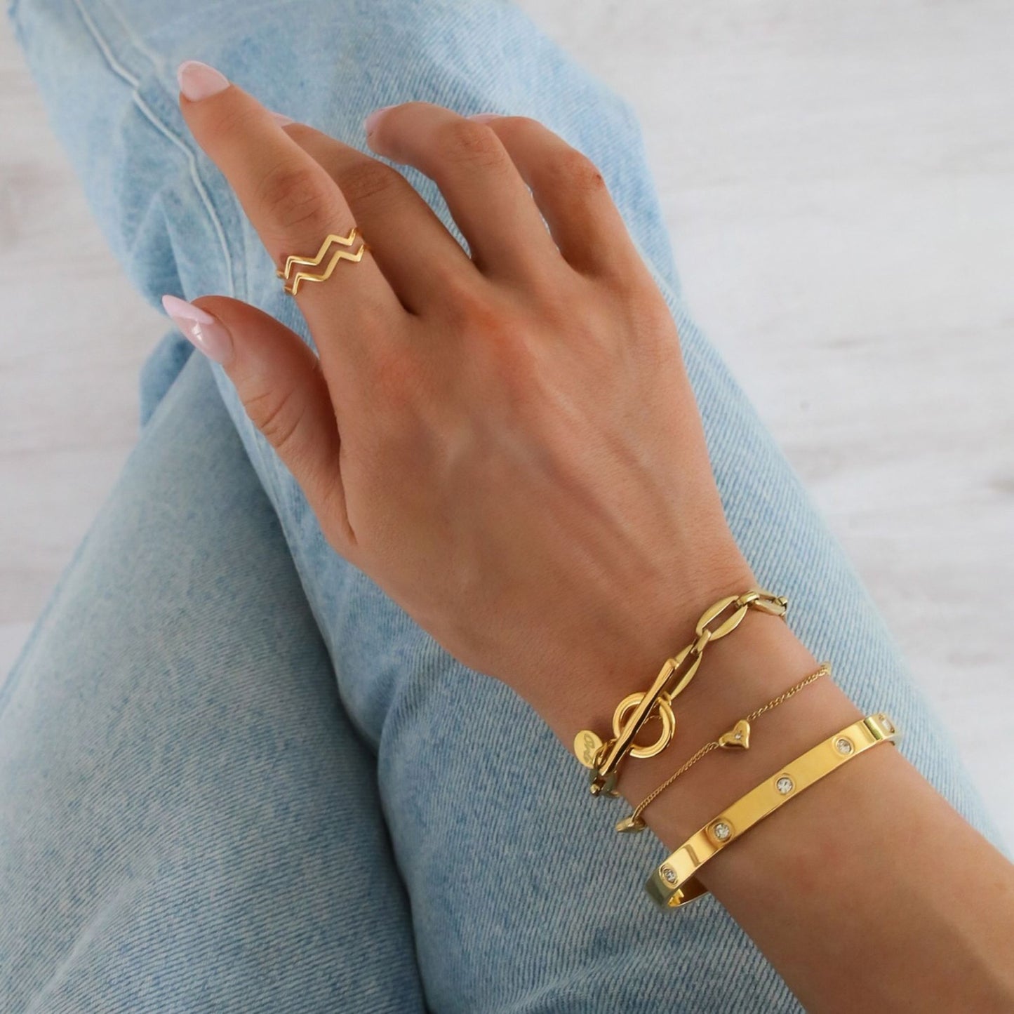 30B9001G - Cali Crystal Bangle, Gold