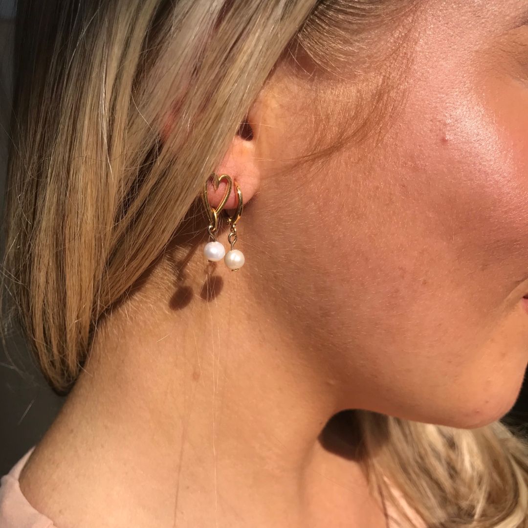 30E3189G - Pearl Huggie Hoops, Gold