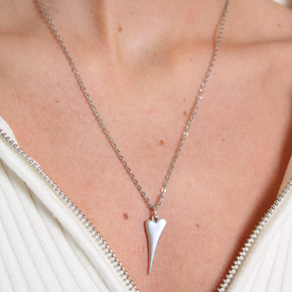 30N1606 - Pointed Heart Fine Necklace, Silver