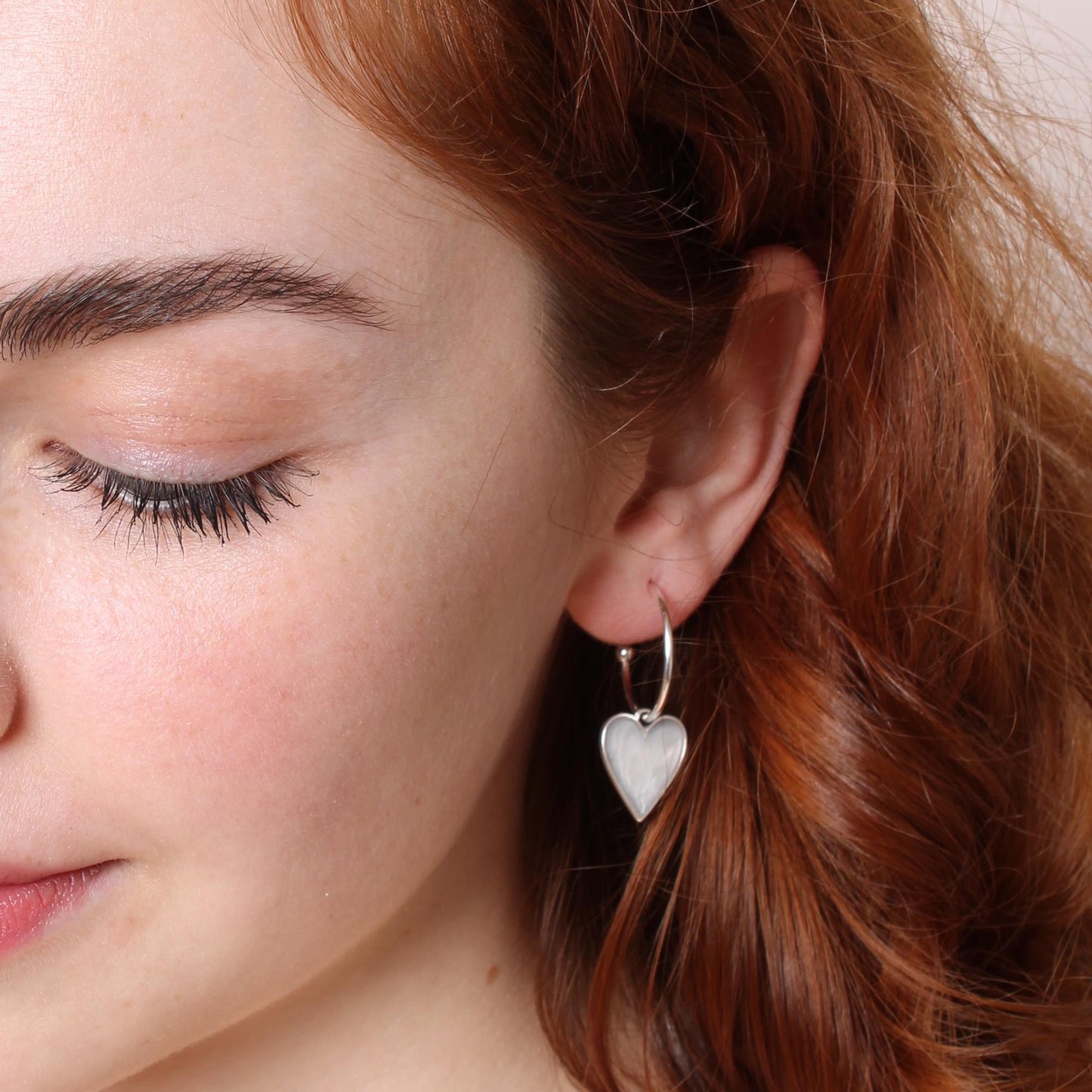 30E3110 - Marble Heart Hoop Earrings