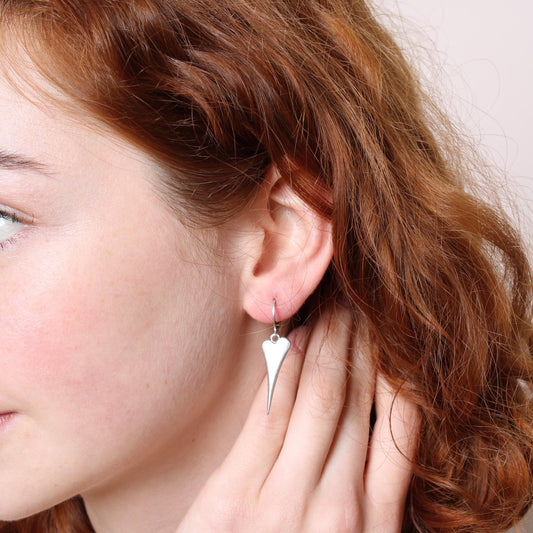 30E3111 - Pointed Heart Huggie Hoops, Silver