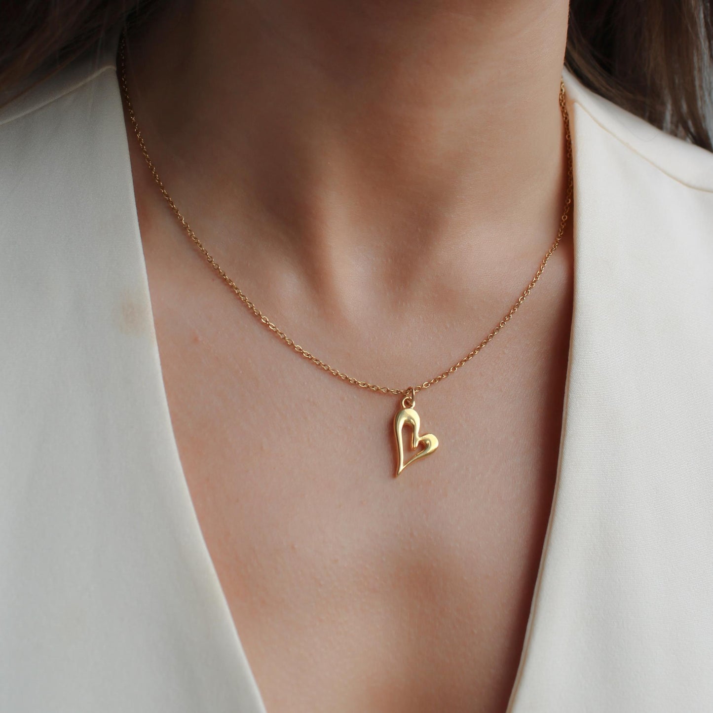 30N1613G - Open Curved Heart Fine Necklace