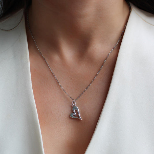 30N1613 - Open Curved Heart Fine Necklace, Silver