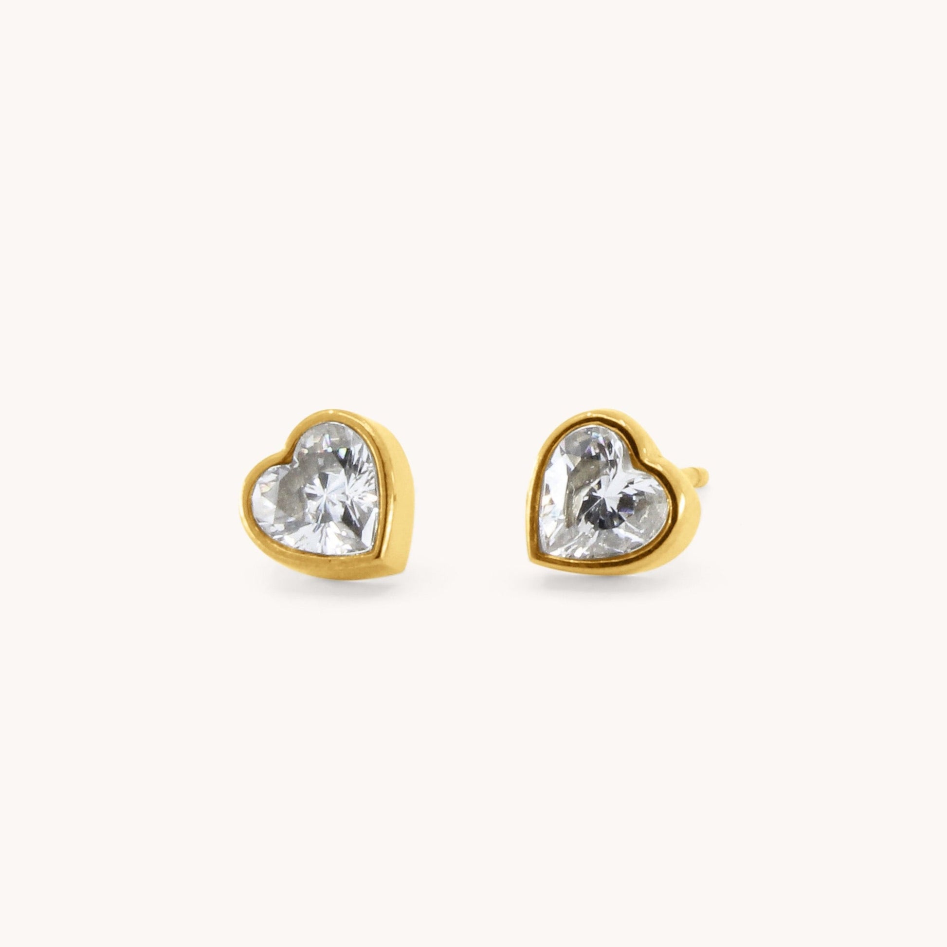 Gold heart crystal stud earrings in 18k gold-plated stainless steel – waterproof & tarnish-free.