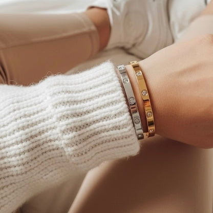 30B9001G - Cali Crystal Bangle, Gold